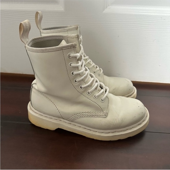 Size 7 Dr Martens 1460 Mono All White Smooth Leather Lace Up Boots - Picture 3 of 10